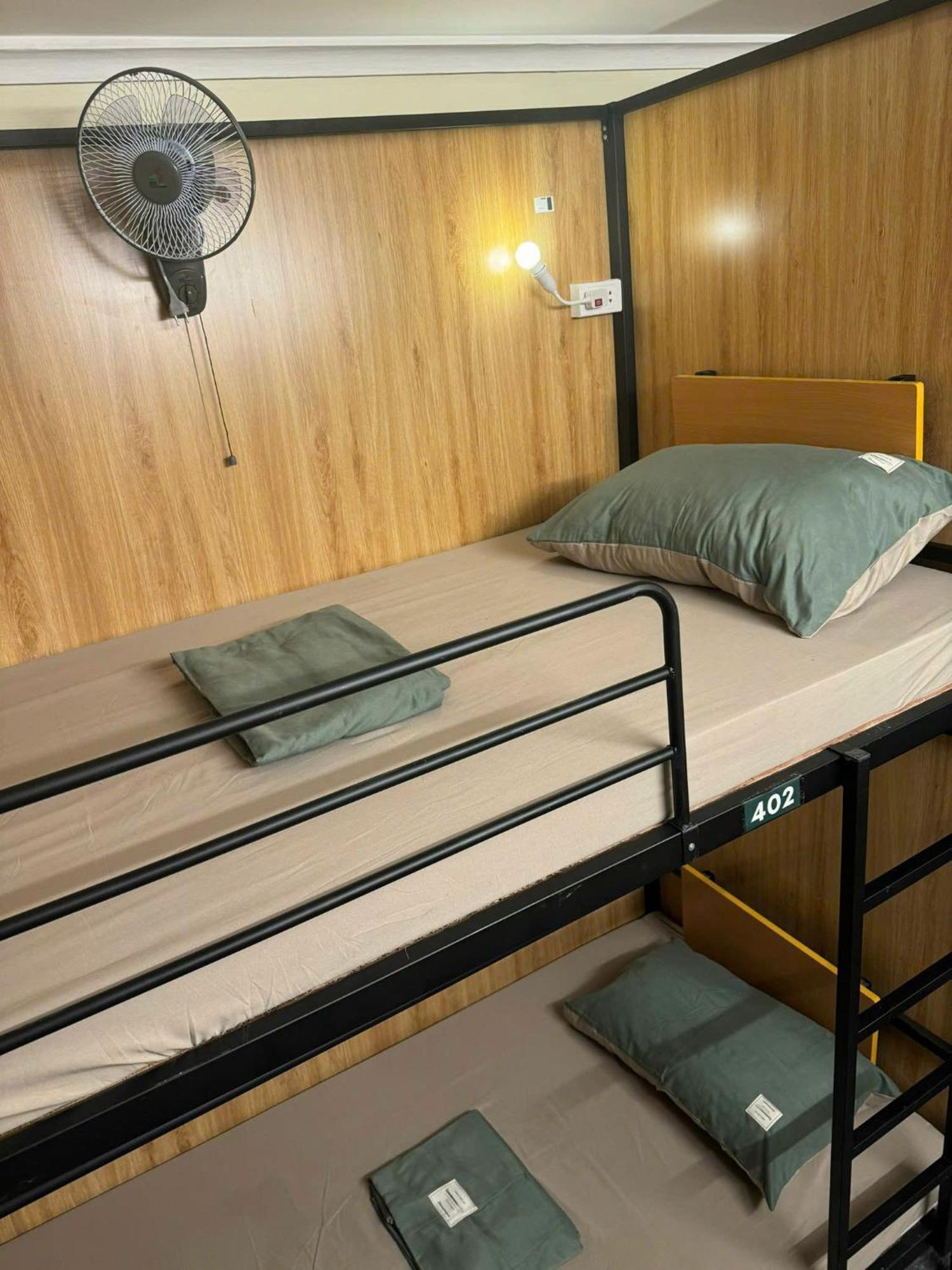 Dreamer Dormitory Hanoi Bagian luar foto